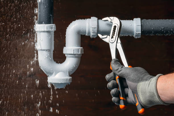 Professional Leak Detection technician working in Heidenheimer, TX